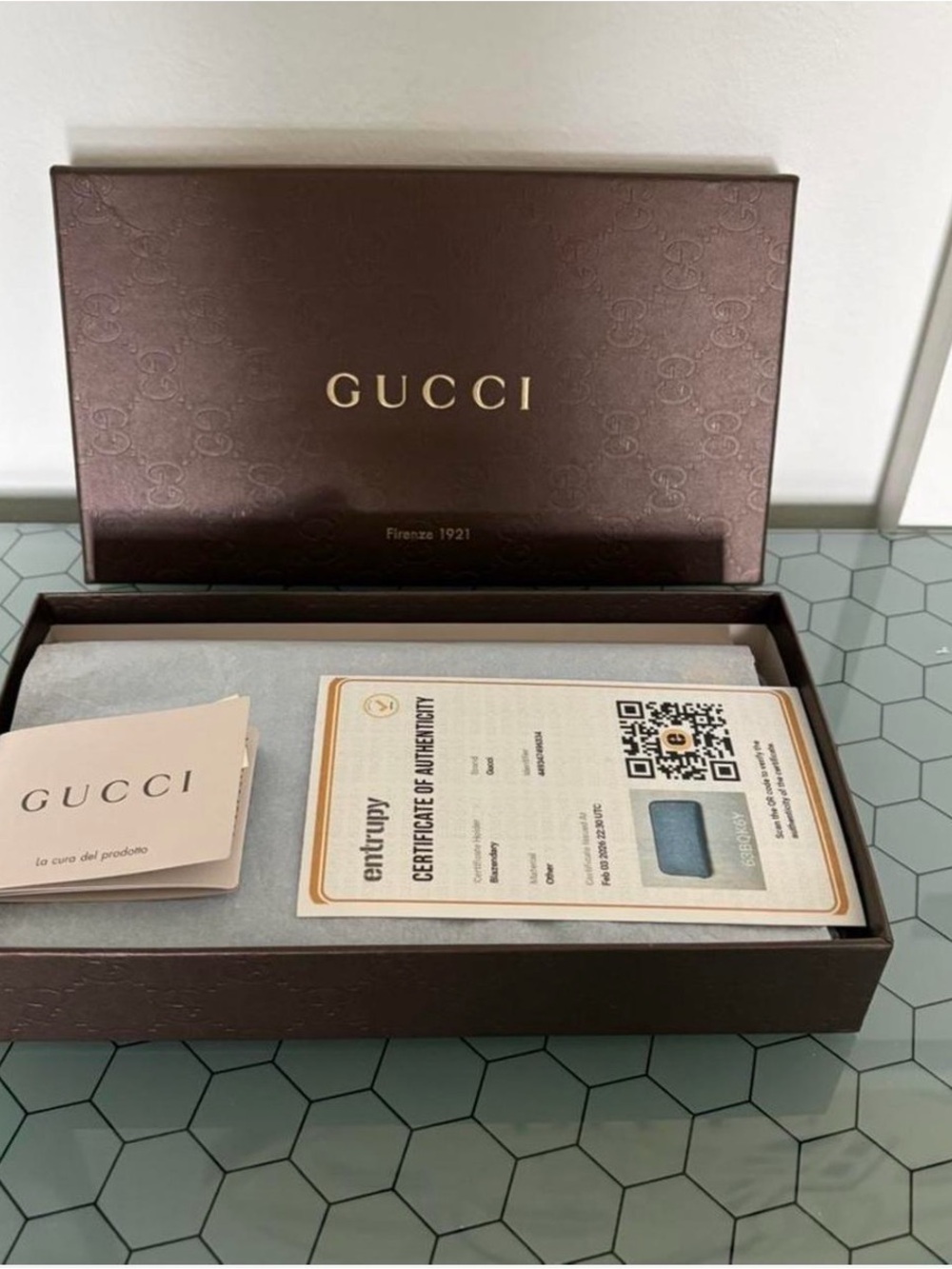 Gucci Light Blue & Gold Leather Wallet - Picture 5 of 5
